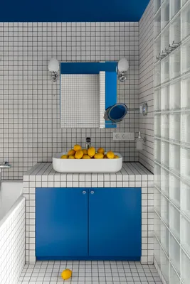 Фото белой мозаики в ванной: идеи для обновления интерьера