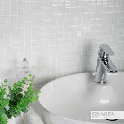 5) Фото белой мозаики в ванной: выберите формат скачивания (JPG, PNG, WebP)