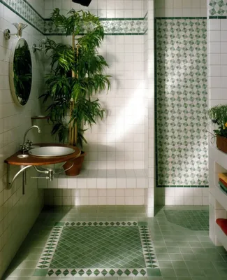 Фото белой мозаики в ванной: идеи для современного интерьера
