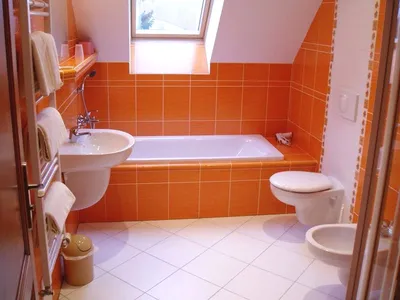 Новые фотографии бело-красной ванной комнаты в Full HD