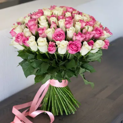 Фотка роз в белых и розовых оттенках - наслаждайтесь каждым моментом