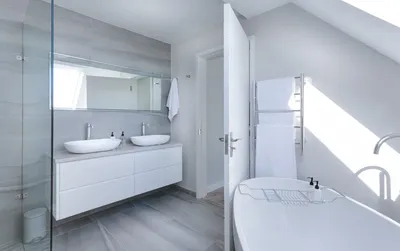 Бело-серая ванная комната: скачать изображение в разных размерах