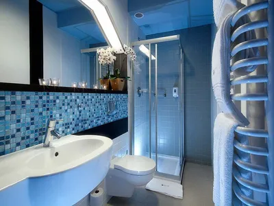 Бело-синяя ванная комната: стильное изображение в HD качестве