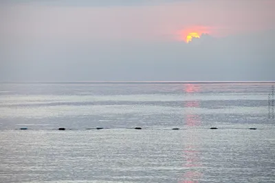 Фоновое изображение Белого моря: атмосфера релаксации на вашем устройстве