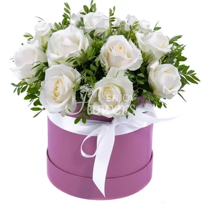Фотография: белые розы в коробке