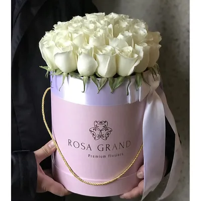 Фотка: белые розы в коробке