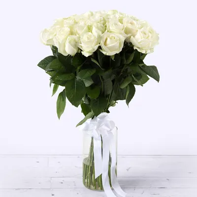 Изображение розы - белые цветы в вазе