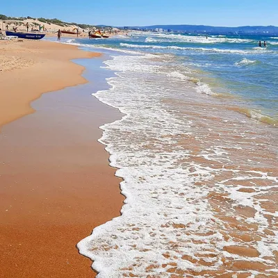 Фото Белого пляжа джемете: идеальное сочетание моря и песка.