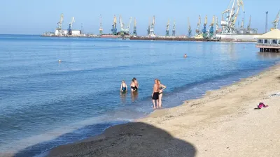 Фото Бердянского пляжа с песчаными дюнами