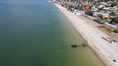 Фото Бердянского пляжа с пляжными активностями