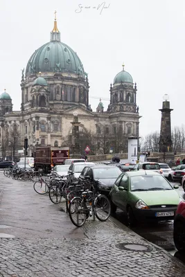 Зимние отражения: Берлин в ледяном отражении