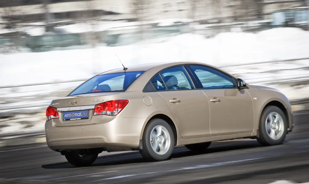 chevrolet cruze бежевый