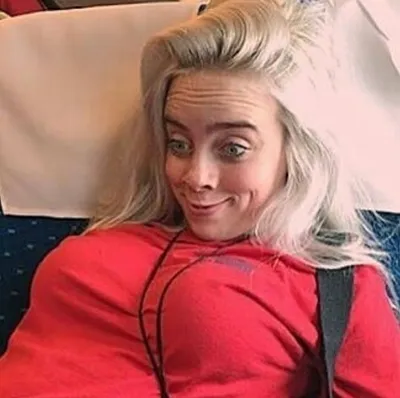 Изображение Billie Eilish с эффектом солнечных лучей