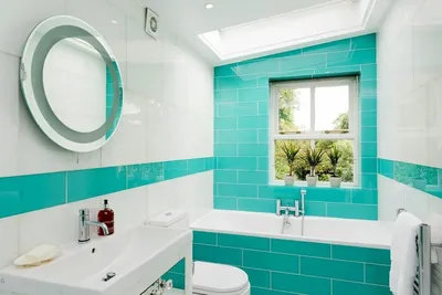 Фото бирюзовой плитки в ванной комнате с комбинированными материалами