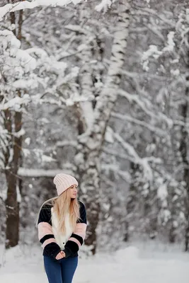 Фотографии блондинок зимой: JPG, PNG, WebP на выбор