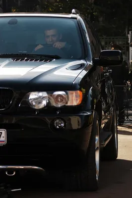Фотография автомобиля BMW из фильма Бумер на iOS в Full HD