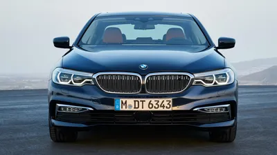 BMW 5 Series 2023 на фото с глянцевой отделкой