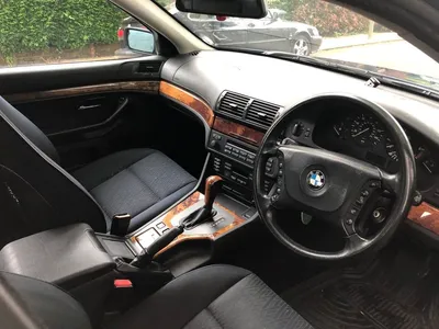 BMW 5 Series 2023: фото для любителей мощных и стильных автомобилей