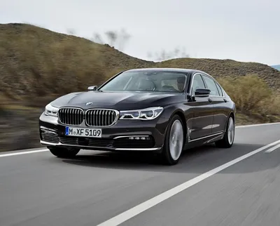 Фото BMW 7 Series 2023 на заднем плане