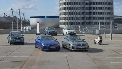 BMW i3 2023: фото в высоком качестве