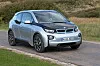 BMW i3 2023: фото с водителем