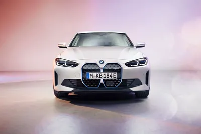 BMW i4 2023: новые фотографии