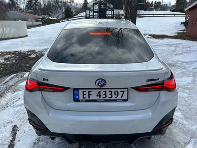 Скачать фотографию BMW i4 2023 в формате JPG