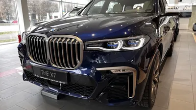 BMW iX 2023 в белом цвете