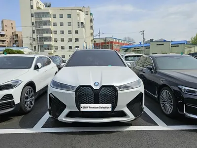 Фото BMW iX 2023 с разных сторон