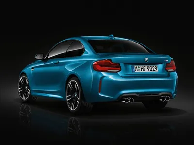 Фотографии BMW M2 2023 в студии