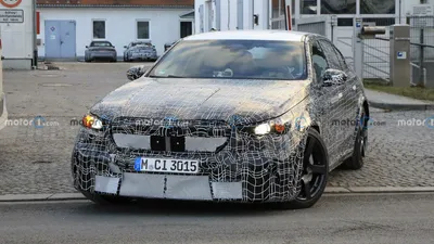 Скачайте фото BMW M5 2023 для обоев на рабочий стол