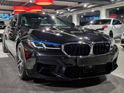 BMW M5 2023: фото с различными дизайнерскими решениями