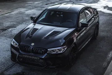 BMW M5 2023: фото с различными двигателями