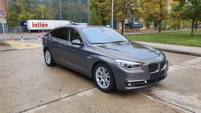 BMW M550i Gran Turismo 2023: фото в стиле арт-деко