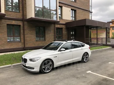 Изображения BMW M550i Gran Turismo 2023 в формате WebP