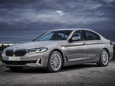 Фото BMW M550i xDrive 2023 на рабочий стол