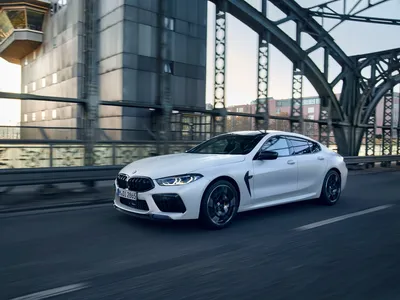 BMW M850i Gran Coupe 2023: фото в деталях и близко