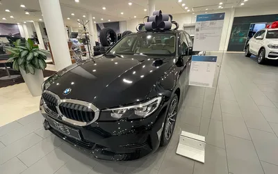 Изображение BMW автомобиля в webp формате для загрузки