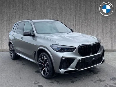 BMW SUVs 2023 с расширенным дисплеем на фото