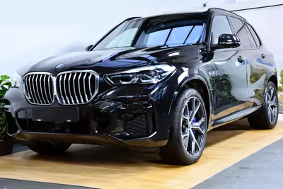 BMW SUVs 2023 с системой Bluetooth на фото