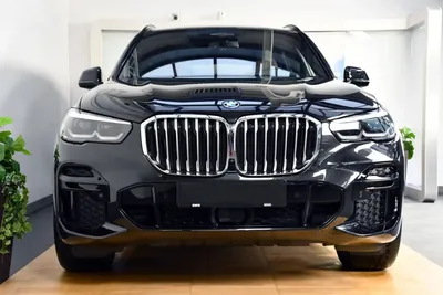 Изображения BMW X7 2023 в формате WebP