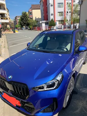 BMW X1 2023: фото на фон профиля в социальных сетях