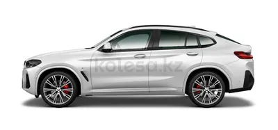 BMW X4 2023: фото в черно-белом стиле