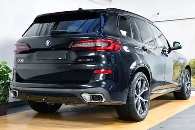 Фото BMW X5 2023 на рассвете