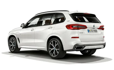 Фото BMW X7 xDrive45e 2023 на закате