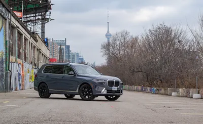 Красивые картинки BMW X7 xDrive45e 2023