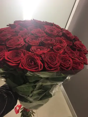 Фото большого букета роз с эффектом сепии