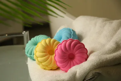 Фото бомбочек для ванны с яркими цветами