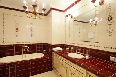 Фото ванной комнаты с бордовой плиткой 2024 года