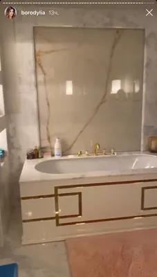 3) Скачать фото Бородина в ванной в формате JPG